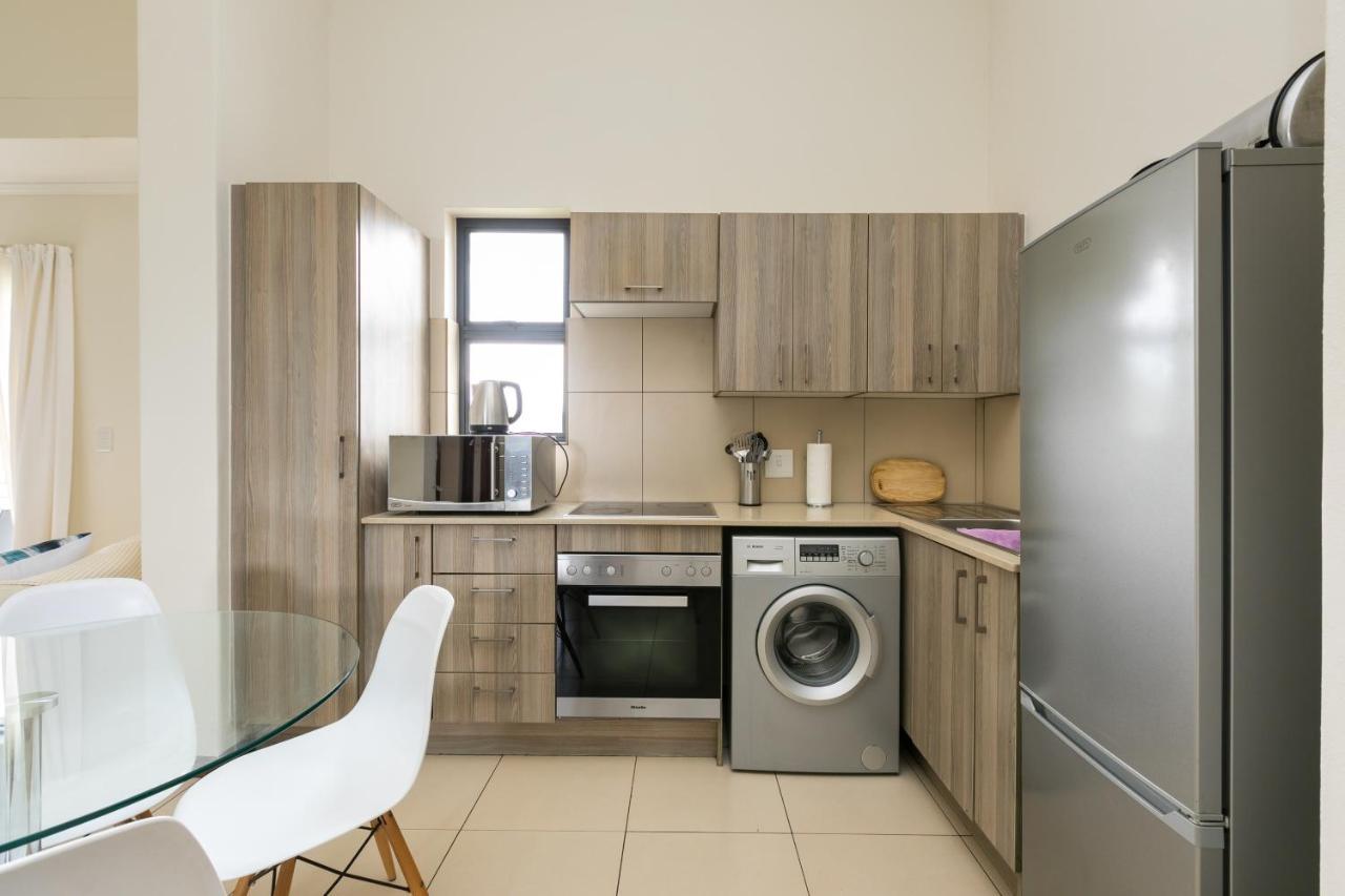 Modern Apartment In A Secure Golf Estate.Wifi Roodepoort Exteriér fotografie