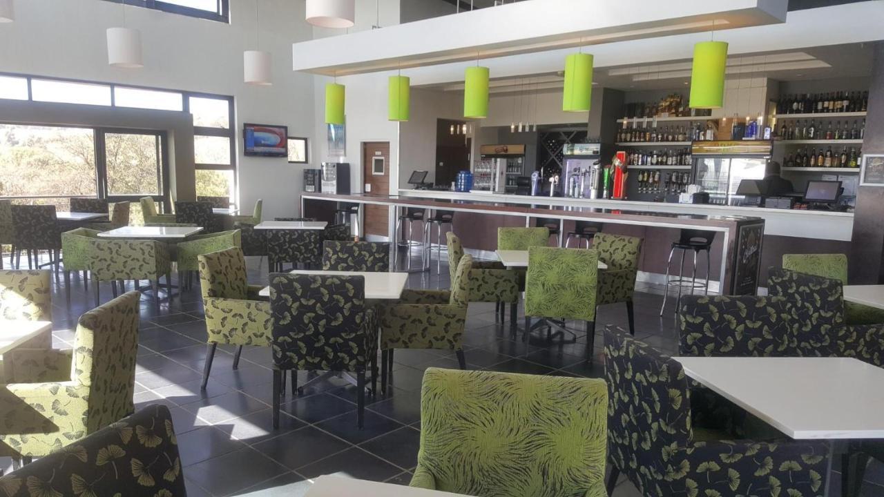 Modern Apartment In A Secure Golf Estate.Wifi Roodepoort Exteriér fotografie
